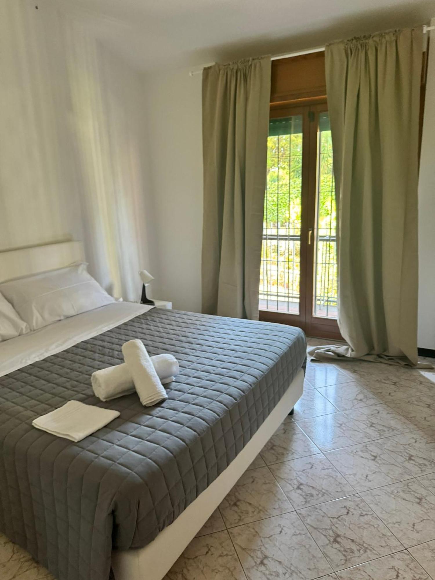 Hotel Dolcevita Eur 2 Luxury Rom Exterior foto
